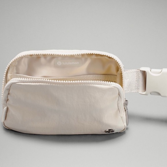 lululemon athletica Handbags - Lululemon 🤍 WHITE OPAL Everywhere Belt Bag